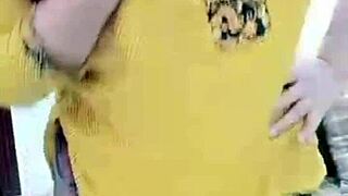 शादीशुदा औरत दो दोस्तों के साथ डबल पेनेट्रेशन में जबकि कॉर्नो टाइट वेट चूत और टाइट गैंड में डीपी देखता है!