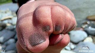 स्टीपसन किचन में स्टीपमॉम से मिलता है सरप्राइज के लिए