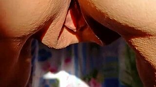 मेच्योर औरत अपनी XL चूत को वाइल्ड डिस्प्ले में दिखाती है!