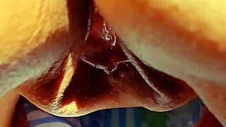 मेच्योर औरत अपनी XL चूत को वाइल्ड डिस्प्ले में दिखाती है!