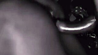 स्टेपमॉम होटल में स्टेपसन के साथ बेड शेयर करती है, टाइट चूत बेगिंग