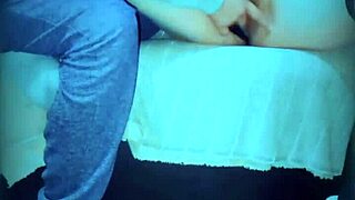 Que rico lengua en mi culo!