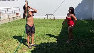 फ्रेंच मिल्फ विकी बेल अपनी गैंड के लिए बड़ा कॉक चाहती है