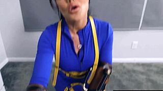 स्टेपमॉम स्टेपसन को डीपथ्रोट करती है वाइल्ड पोस्ट-आर्मागेडन एनकाउंटर में परवी मदर पर