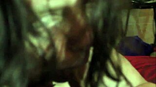 Momma sucks cunt's clit in amateur blowjob