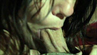 Momma sucks cunt's clit in amateur blowjob