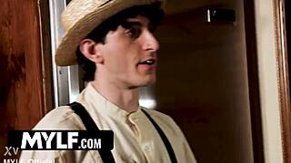 जब वह गलती करती है, तो वह उसकी टाइट गैंड को डीप ड्रिल करता है