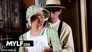 जब वह गलती करती है, तो वह उसकी टाइट गैंड को डीप ड्रिल करता है