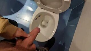 Fucking Hard in Toilet with Tattooed Bodybuilder Mommy