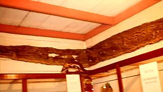 These two tourists in the park discover unexplored places?