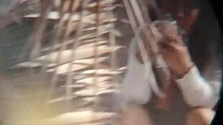 A mi vecina le gusta que le vea los calzones 😏