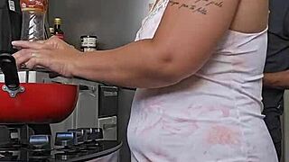 check out this pregnant babe showing off her big ass