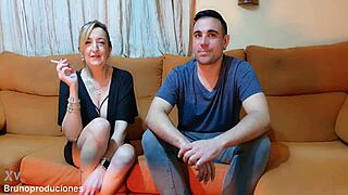 Un Desconocido Me Folló Delante de Mi Marido con Eyaculación Interna