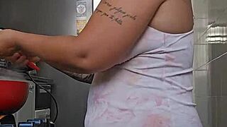 check out this pregnant babe showing off her big ass