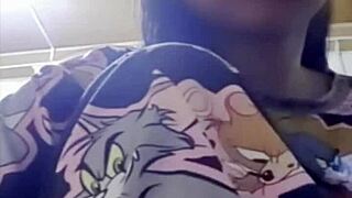 ऐसा गर्ल ट्वाइस के साथ वीडियो कॉल सेक्स में डिजायर से ओवरव्हेल्म्ड