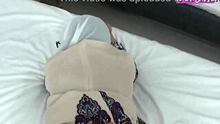 Watch this arab milf with big ass enjoy homemade sex ending in cumshot