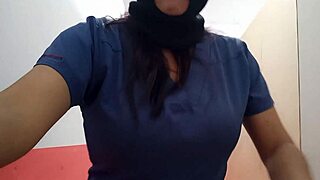 Nóng sexy nurse in hospital, no customers on 12/24