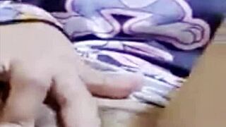 ऐसा गर्ल ट्वाइस के साथ वीडियो कॉल सेक्स में डिजायर से ओवरव्हेल्म्ड