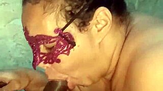 गुलोसी कुझिन्हो ढीली चूचियों वाली भारी गांड चुदाई में अपमानित हो गई