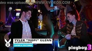 i pose naked showing my sexy body after stripping