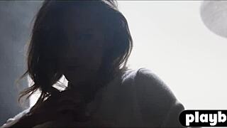 i pose naked showing my sexy body after stripping