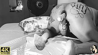 Famous singer takes huge toy in pussy