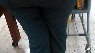 Big booty PAWG at Cub Foods
