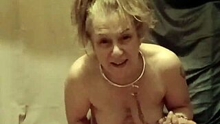 2025 04 19 slave f autoamputation uro insultes masturbation