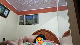 पति मुझे रंडी बनाकर मोटे परिपक्व दोस्त को देता है