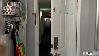 यह ई बन्न्ज़ और सारा जे वाइल्ड काउगर्ल एक्शन में