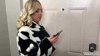 यह ई बन्न्ज़ और सारा जे वाइल्ड काउगर्ल एक्शन में