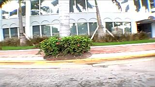 रेणा रयान, एक पर्वर्टेड पीओवी लड़की, चाटी जाती है और कमशॉट मिलता है