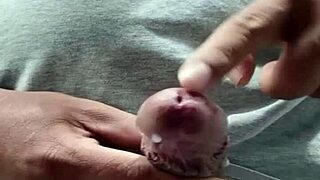 वीडियो कॉल सेक्स मेरे अकेले दोस्त के साथ वाइल्ड हो जाता है!