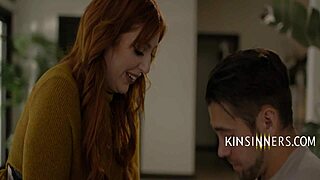 Lauren Phillips Caught Groping Her Big Ass While Masturbating!