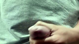 वीडियो कॉल सेक्स मेरे अकेले दोस्त के साथ वाइल्ड हो जाता है!