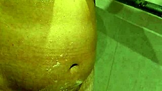 बस बिग टिट्स पर क्यों रुकें, हाँ?