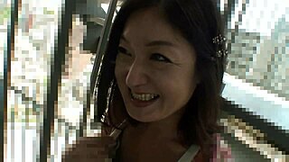 asian mom chiyo yamabe flaunts hairy creampie pussy