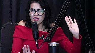 Bruna Ferrari's best moments in preliminares podcast with Bia Hot, part 3.