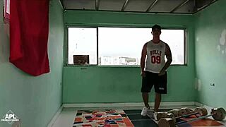 फ्रेंड्स स्लट कार्डियो में हेल्प करती है उसकी बिग ऐस को ईटिंग और फकिंग करके!