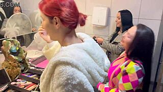 ब्राजीलियन बार में छत से पैंटी लटकी हुई, सेक्सी माहौल!