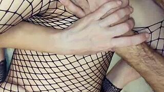 गैपिंग होल्स और स्पैंक अस, क्लोज-अप एक्शन