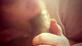 Unleash gum pleasure with curvy bimbo's deepthroat in bedroom!