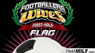 Blonde Milf, stockings mein hardcore cumshot ke liye rocks karti hai