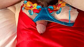 french amateur satin lingerie mein deepthroat karti hai