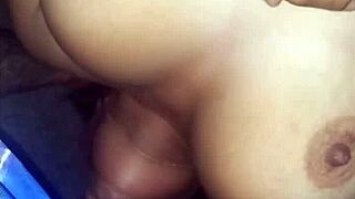 मिल्फ रफ फेस फकिंग में बड़ा ब्लैक कॉक लेती है