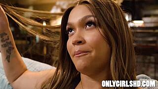 Ashlyn and Siri scissor for cum