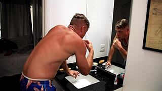 अच्छा पति काम पर जाने से पहले बीवी को चोदता है, हाँ