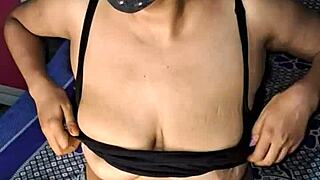 Ohhh, look at those hot big boobs on bhabhi!