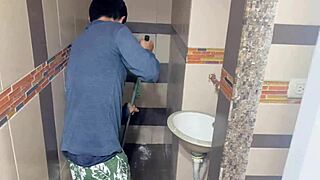 बस्टी लैटिना सौतेली बेटी ने परवर्टेड सौतेले爸 को नॉटी क्रिसमस गिफ्ट दिया