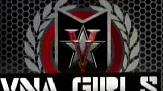 सारा जे किचन में बेंट ओवर सेक्स